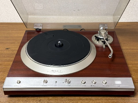 DENON DP-40F quartz-locked direct-drive turntable (Photo 1-48)