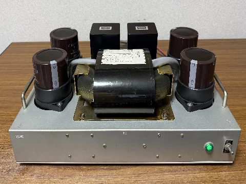 Dedicated separate power supply unit paired with the OTL amplifier (Photo 1-13)