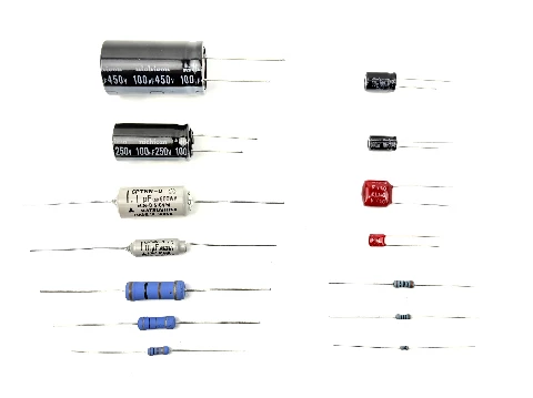 Component size comparison between vacuum tube era and transistor era parts (Photo 1-30)